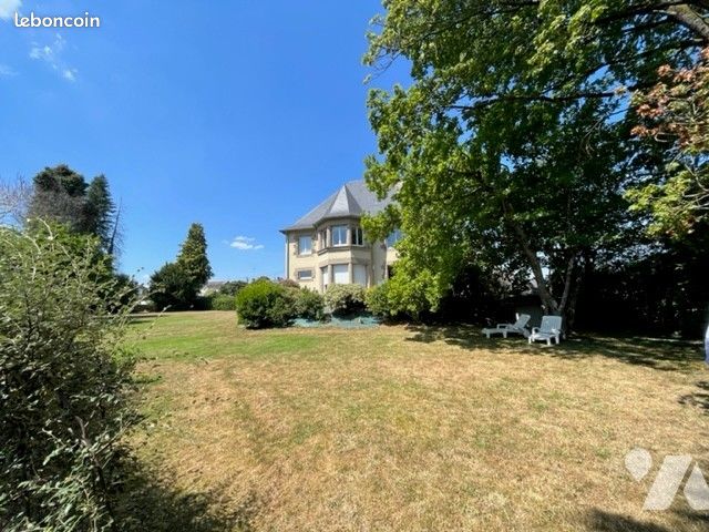 Maison 8 pièces 267 m² · à Fougères · 267 m² · 471 600 €