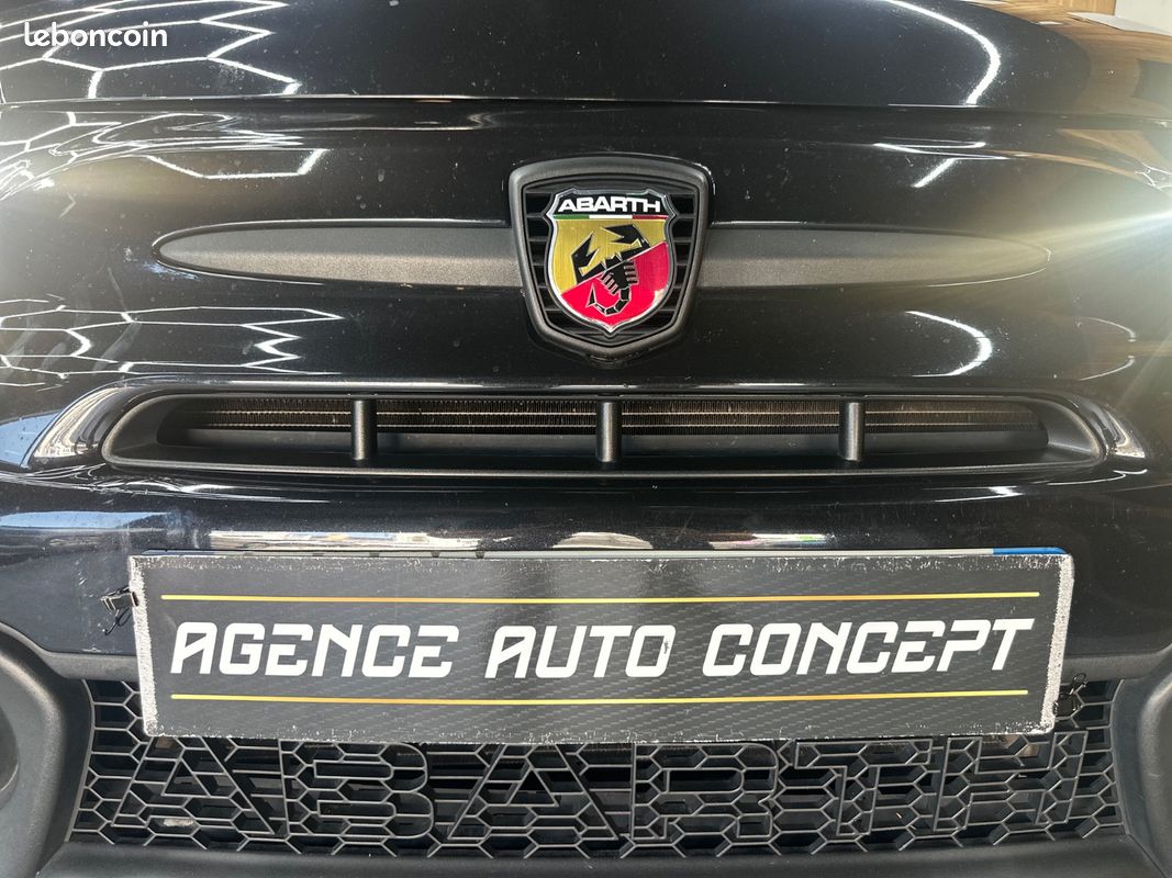 ABARTH 595 1.4 T-Jet 180 CH BVA Cabriolet Competizione Esseesse + ECHAPPEMENT AKRAPOVIC + PACK CARBONE + BEATS AUDIO + 1ERE MAIN + GARANTIE 12 MOIS (image 42)