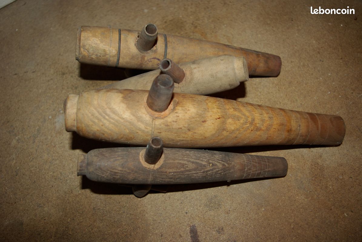 Robinet ancien en bois pour barrique (image 2)