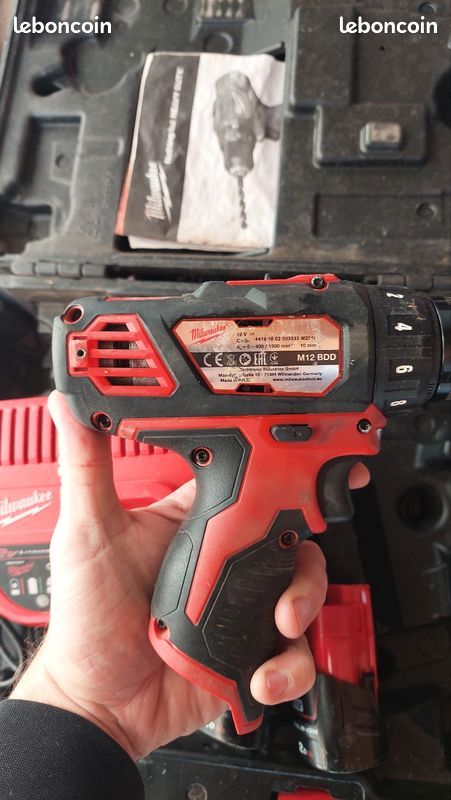 Visseuse-perceuse Milwaukee M12 – 12V – Avec Batterie Et Chargeur – Occasion