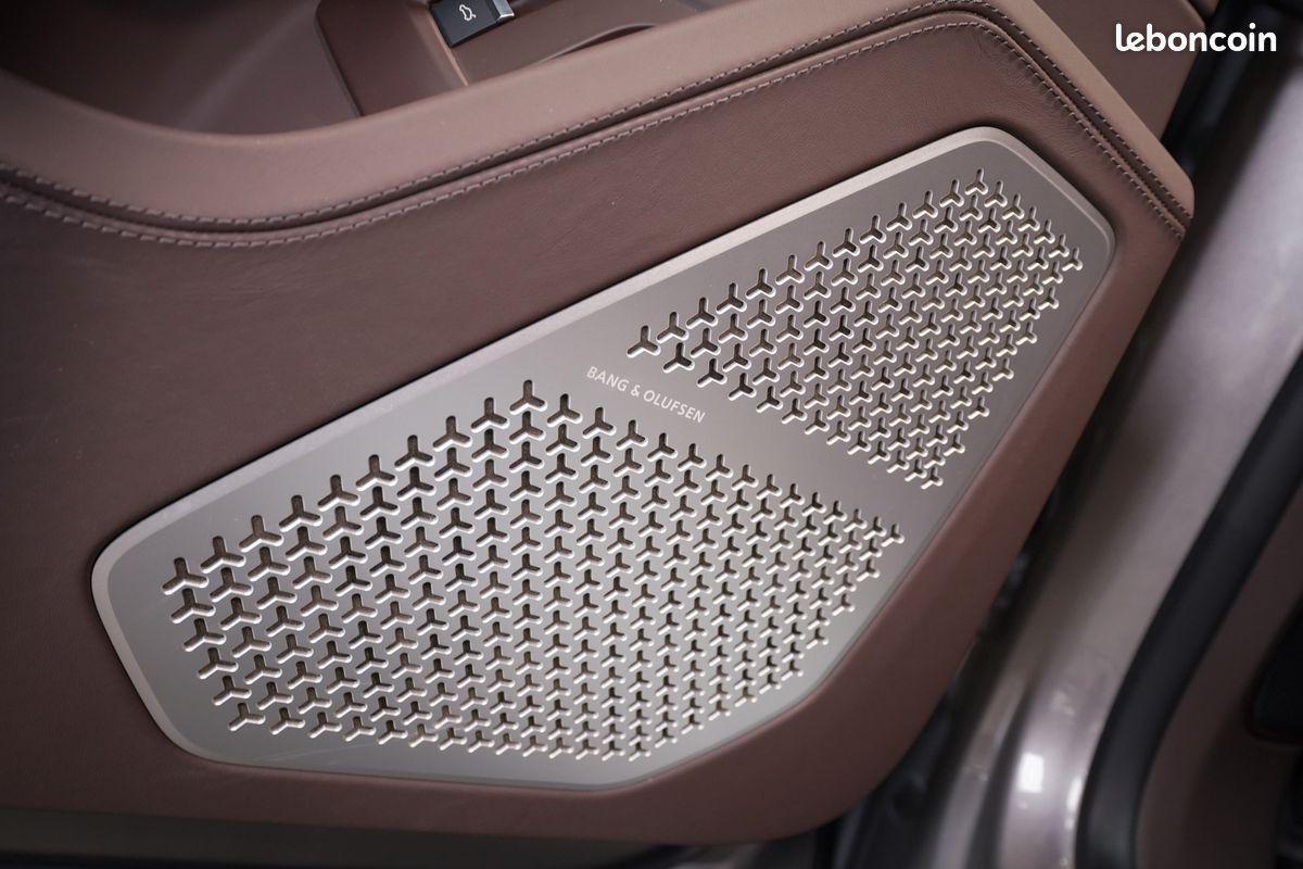 Lamborghini Urus S / V8 4.0L 666CH – 2025 / 1ÈRE MAIN / IMMAT FR / PPF / ENTRETIEN INCLUS 2030 / TOIT OUVRANT / BANG & OLUFSEN 3D / SOFT CLOSE / CAMÉRA 360° / SIÈGES MASSANTS CHAUFFANTS VENTILÉS (image 7)