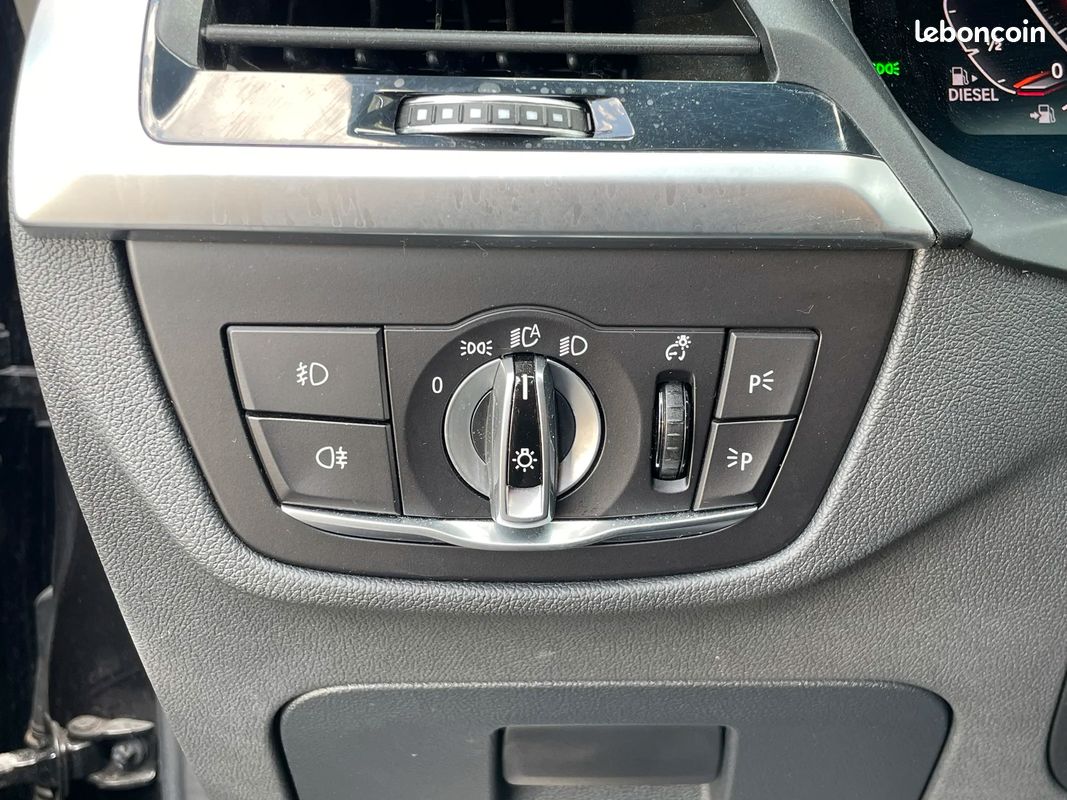 BMW X3 20d 190 ch xDrive M SPORT / TOIT OUVRANT / CARPLAY / CAMERA 360 (image 18)