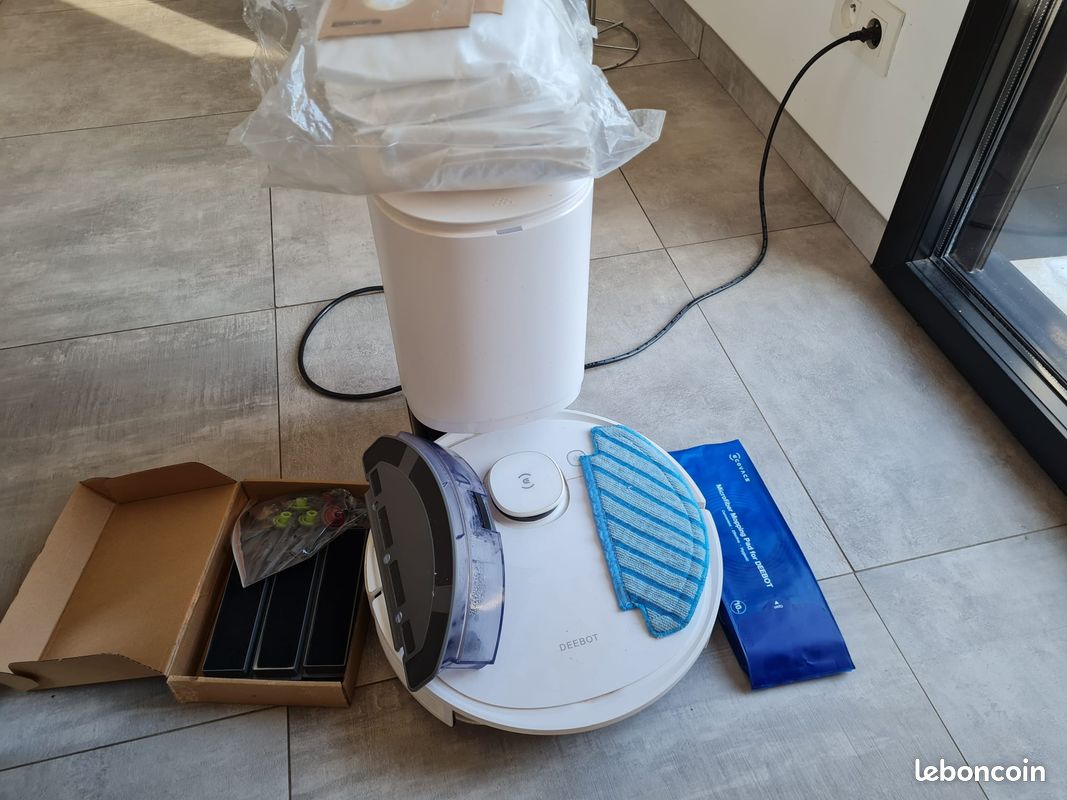 Robot aspirateur laveur ECOVACS Deebot N8+ très bon état (image 1)