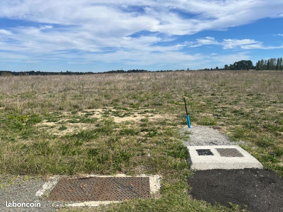 Terrain 910 m² · à Sainte-Eulalie · 910 m² · 65 900 €