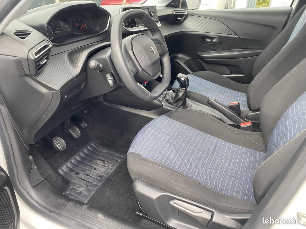 Peugeot 208 1.2 PURETECH 75CH S&S ACTIVE (image 10)