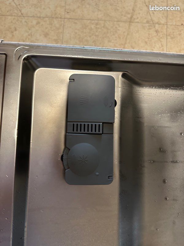 Lave vaisselle Fonctionne Électroménager - Main Image