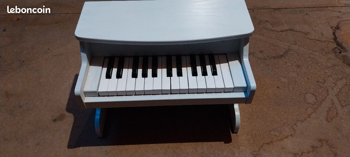 Mini piano (image 1)