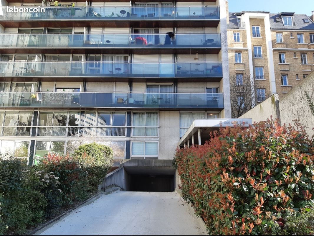 Emplacement Parking - Paris 16e Maison de la Radio · 150 €/mois