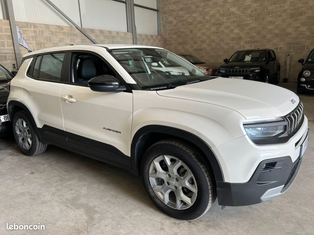 Jeep Avenger 156cv 54KWh ELECTRIQUE ALTITUDE / CAMERA DE RECUL RADARS AR / FULL LED / CARPLAY (image 6)