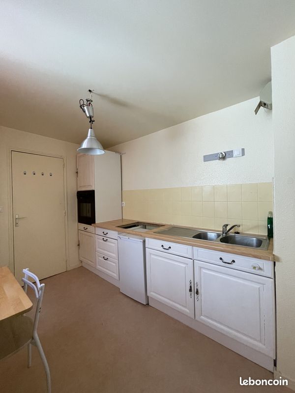 Appartement 2 pièces 56 m² · à Aurillac · 56 m² · 450 €