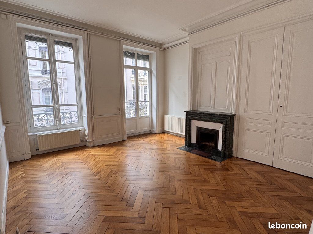 Appartement 3 pièces 99 m² · à Lyon · 99 m² · 1 465 €/mois