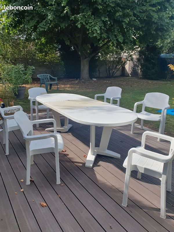 Table jardin + chaises (image 1)