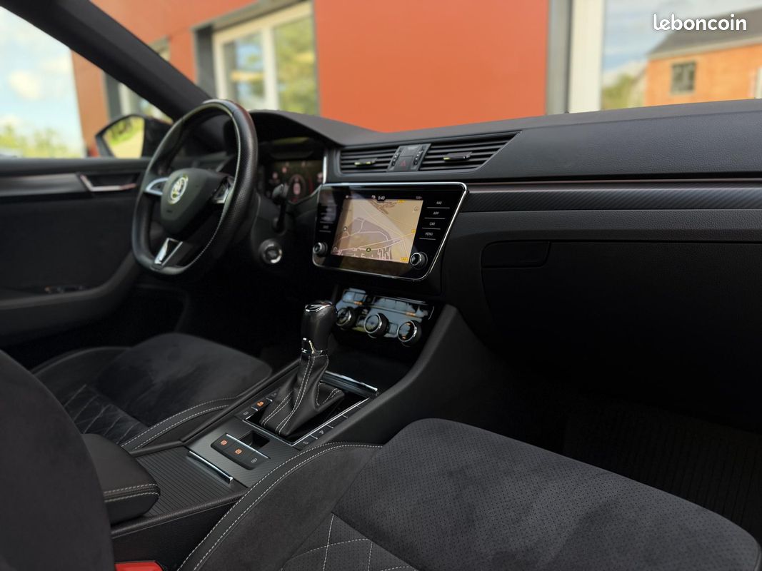 SKODA SUPERB Sportline TSI PHEV Hyrbide recharg 218 DSG 1ère Main Attelage Caméra Kessy GPS (image 17)