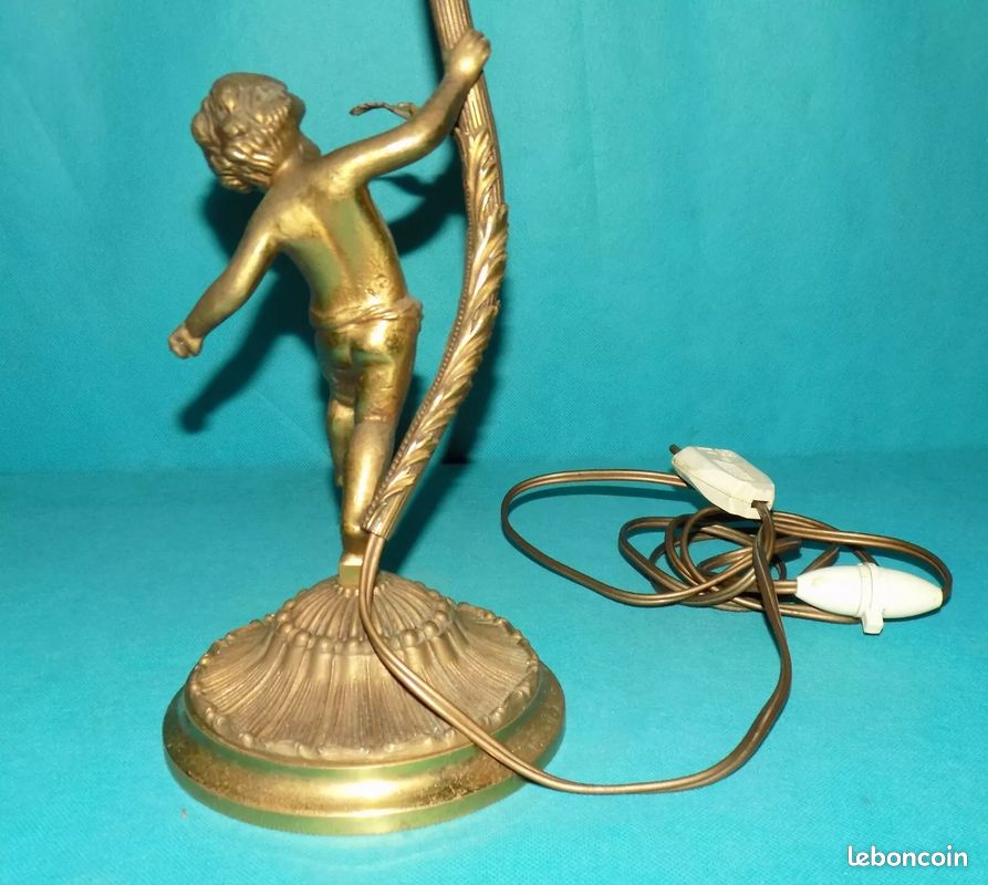 Lampe ancienne en laiton avec verre tulipe et ange hauteur 45 cm poids 2,4 kg (image 3)