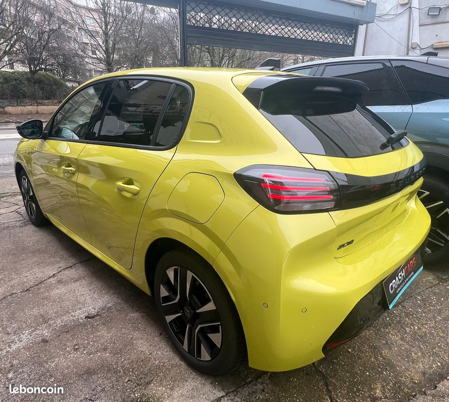 Peugeot 208 100Ch S&S BVM6 Style (image 4)