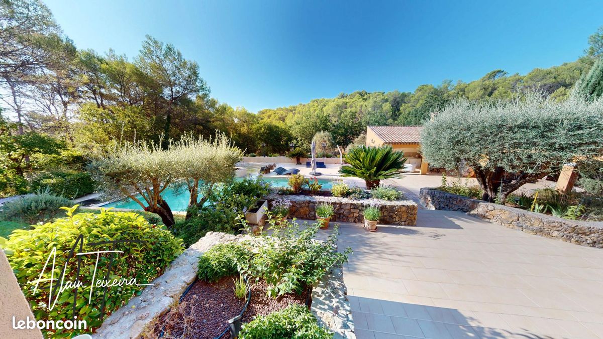 Maison 8 pièces 308 m² · à Lorgues · 308 m² · 1 250 000 €