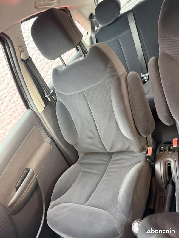 Citroën C3 1.6 i 16V 110 CV. Phase 2 (image 8)