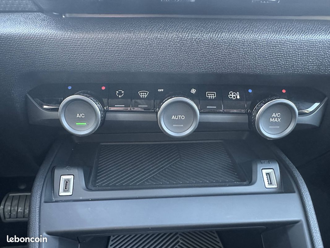 CITROEN C4 BlueHDi 130 EAT8 Max (image 20)