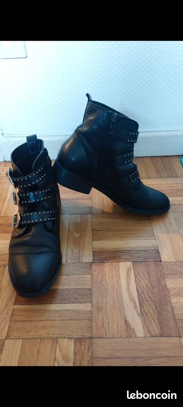 Bottines noires cloutées (image 3)