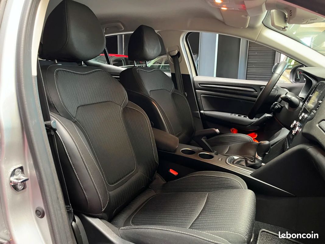 RENAULT MEGANE IV BERLINE Blue dCi 115 EDC - Business INTENS (image 16)