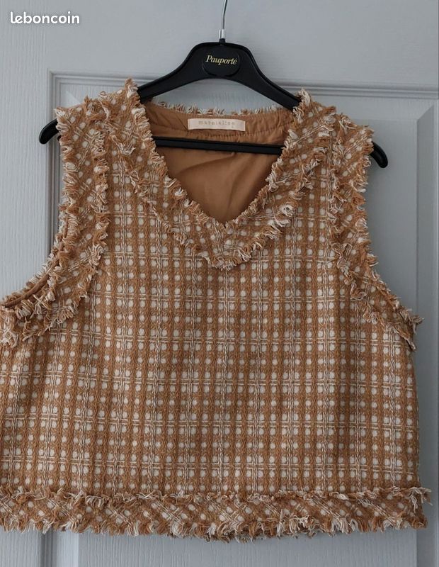 Débardeur fantaisie COL V couleur caramel et blanc (image 1)