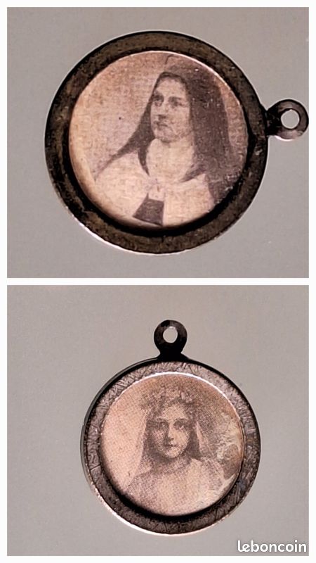 Broche Ancienne Médaille Art Nouveau Sainte Thérèse - Vintage - Dorée - Bon état D'usage