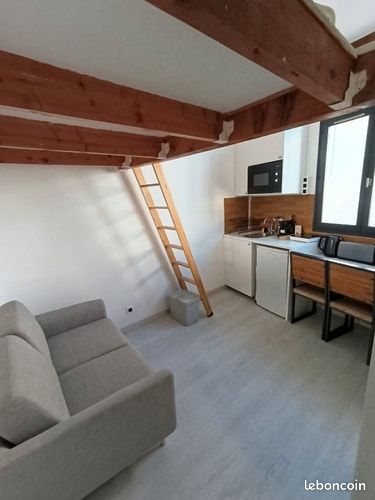 Studette meublée intra-muros – Bail étudiant 9 mois – 490 CC – Disponible mi-septembre (image 1)