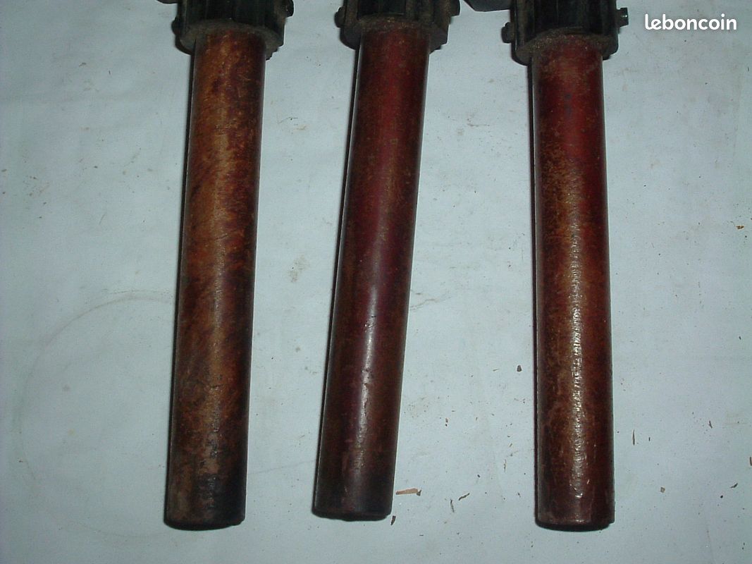 Lot de 3 pipes de bougie de voiture ancienne - Collection