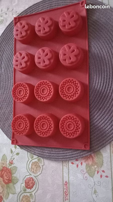 Moule de cuisson,Moule a gateau,Moule de cuisson en silicone,Lot de 24 moules à cupcakes en silicone réutilisables et antiadhésifs - Maison