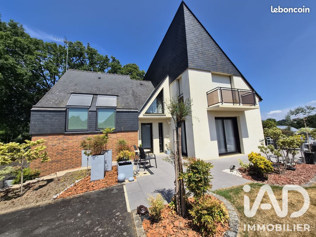 Maison 6 pièces 157 m² · à Fougères · 157 m² · 450 000 €