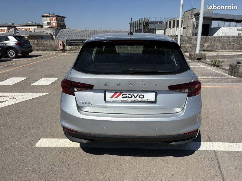 Skoda FABIA 1.0 MPI 80CH AMBITION *TVA RECUPERABLE (image 5)