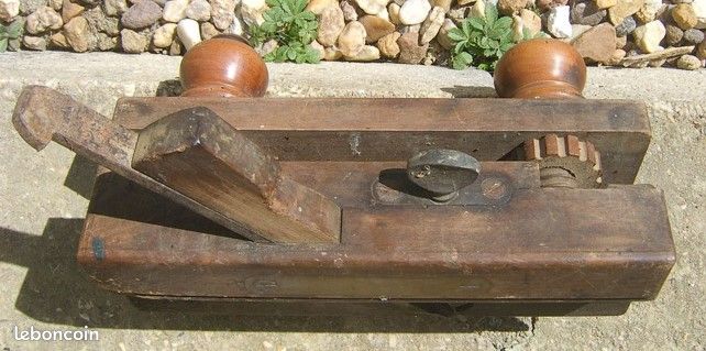 Outil Ancien rabot à bois bouvet ébéniste menuisier Old