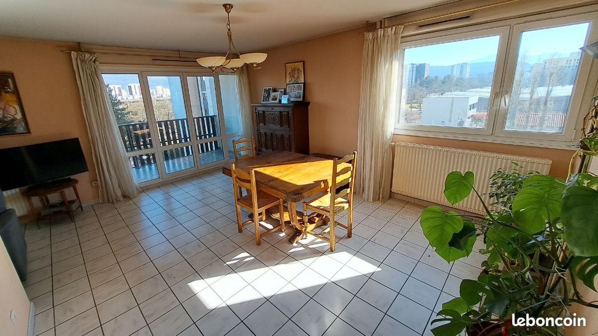 Appartement 4 pièces 96 m² · à Grenoble · 96 m² · 90 000 €
