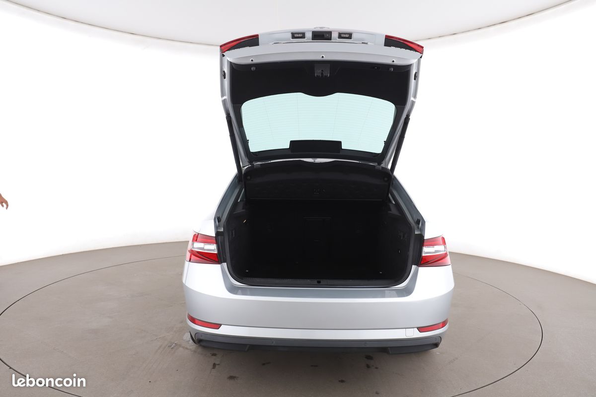 Skoda Superb 2.0 TDI Style DSG 150 ch (image 10)