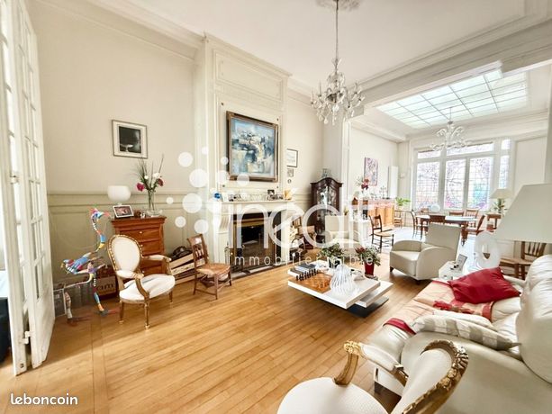 Maison 8 pièces 289 m² — 1
