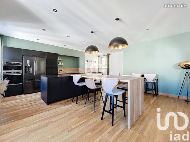 Triplex 6 pièces 335 m²