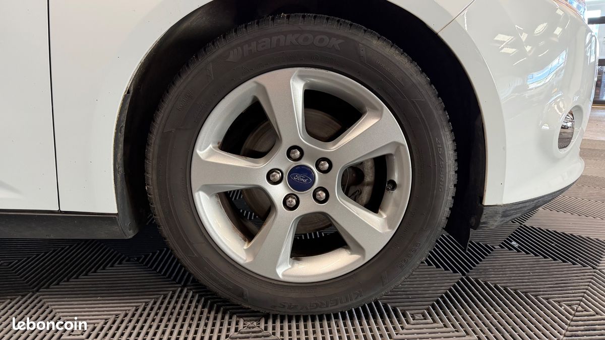 FORD FOCUS SW 1.0 ECOBOOST 125 CH TITANIUM-X START-STOP DISTRIBUTION REMPLACEe (image 21)