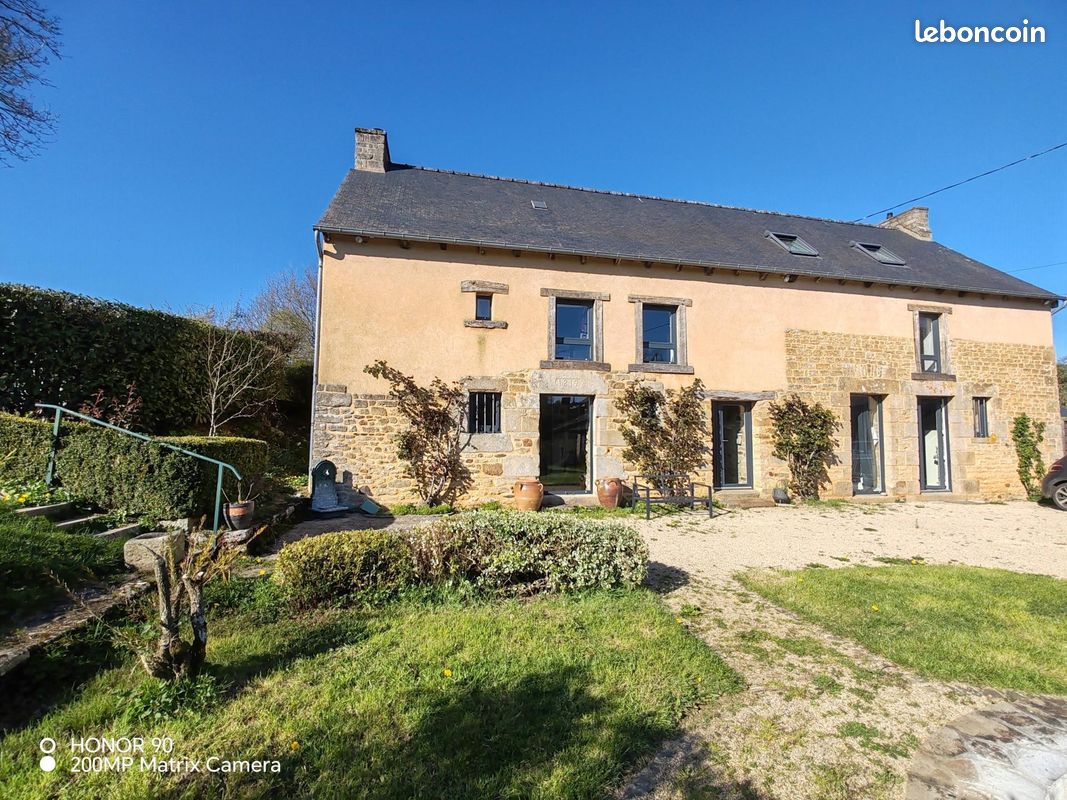 Maison 4 pièces 160 m² · à Saint-Juvat · 160 m² · 255 000 €
