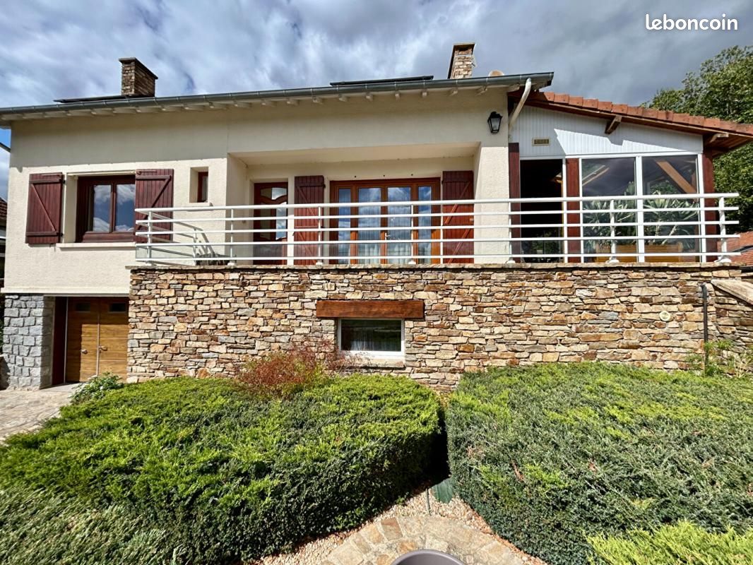 Maison 8 pièces 181 m² · à Bussière-Galant · 181 m² · 285 500 €