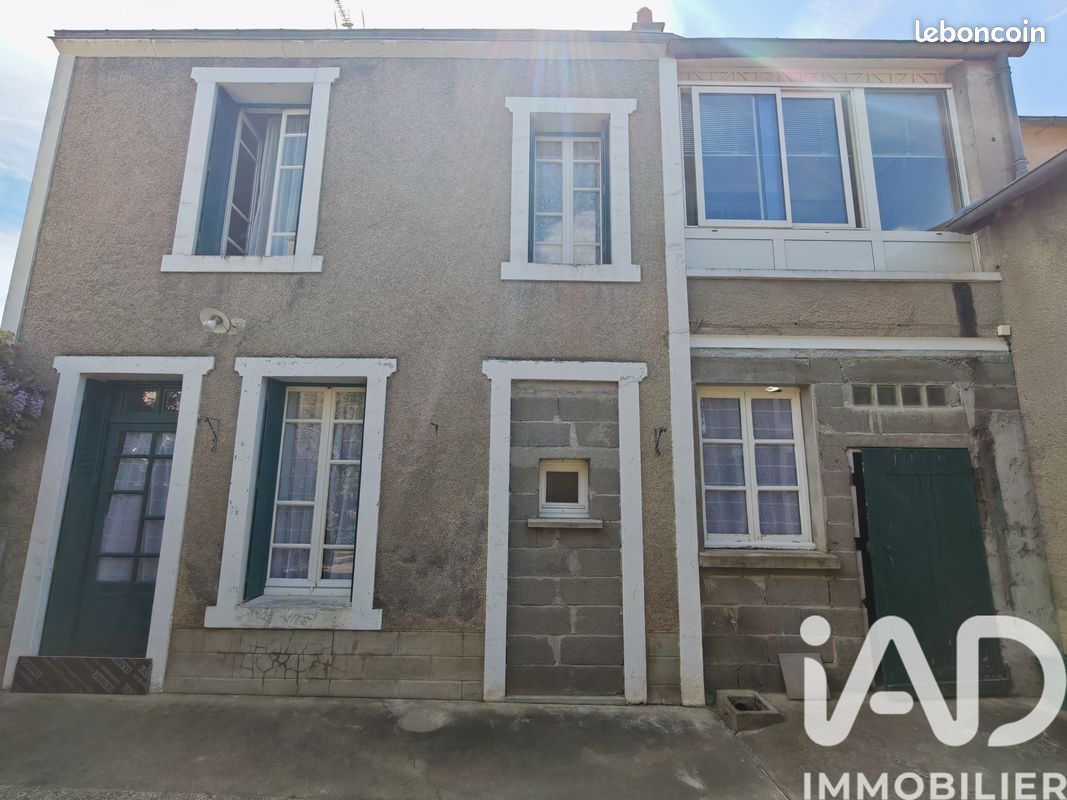 Maison 5 pièces 101 m² · à Châteaumeillant · 101 m² · 64 900 €