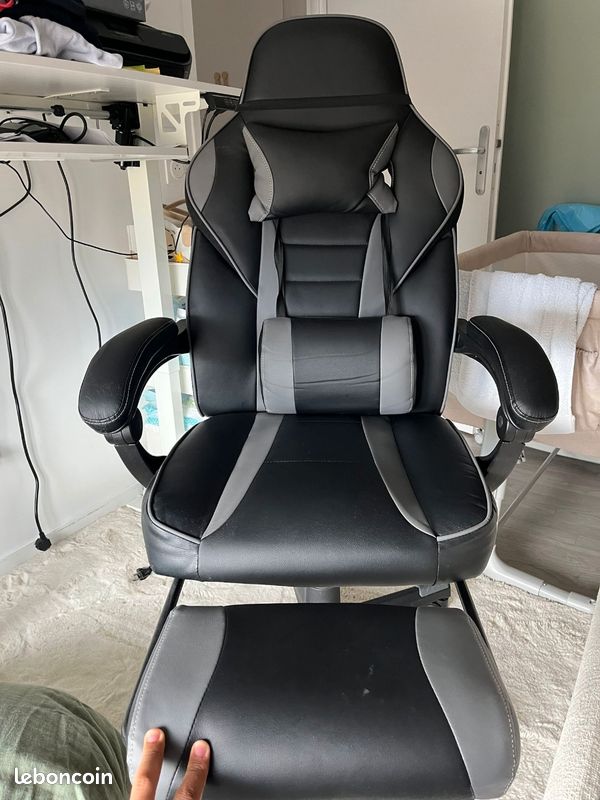 Fauteuil de bureau / gaming noir et gris – Très bon état (image 2)