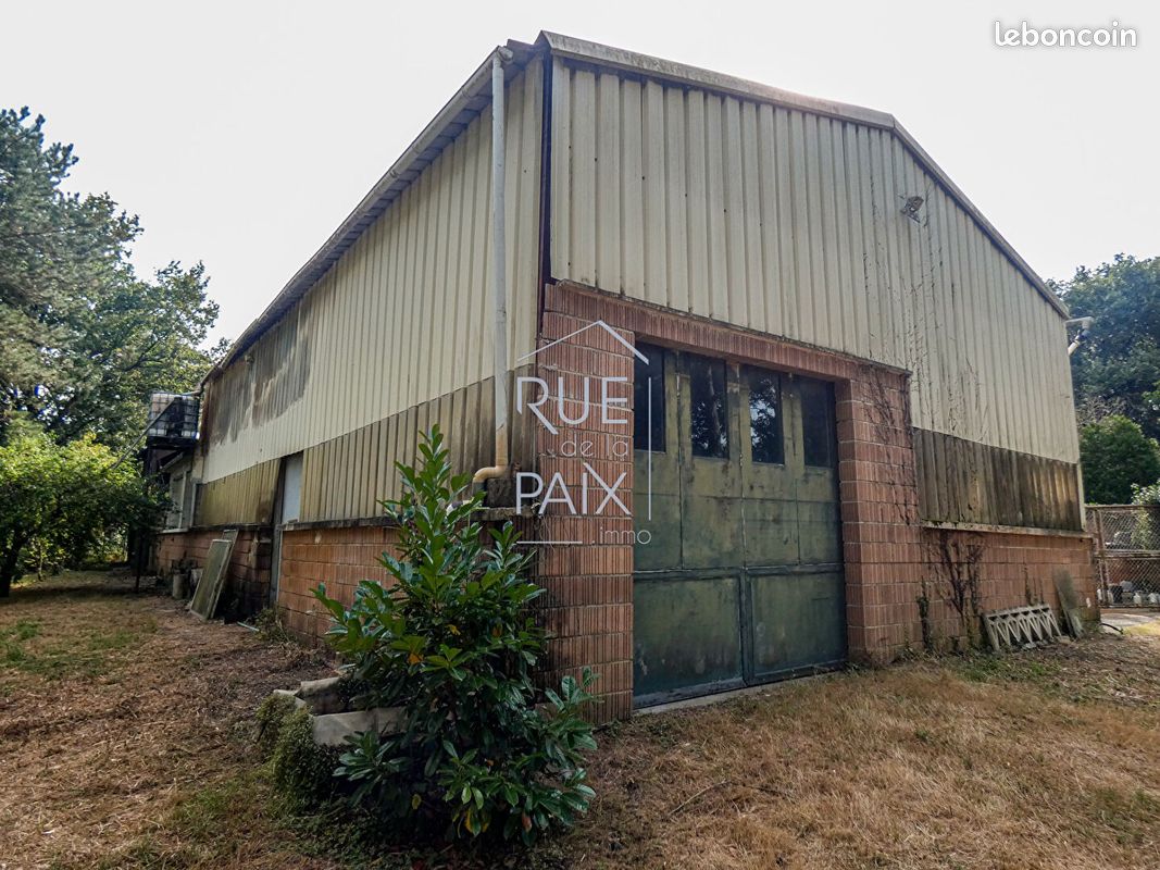 Terrain 2174 m² · à Naintré · 2 174 m² · 45 400 €
