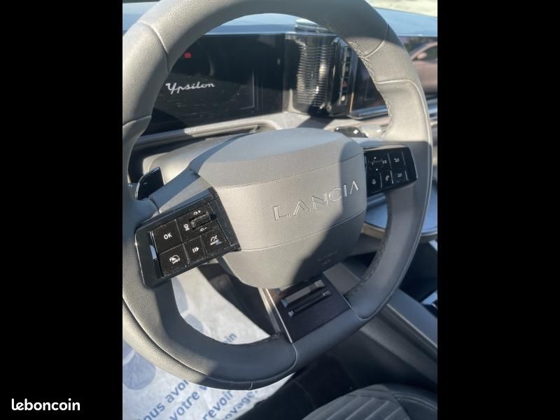 Lancia Ypsilon 1.2 Ibrida 100ch LX eDCT6 (image 14)