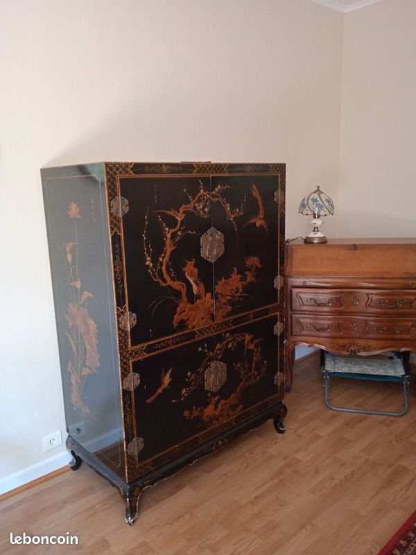 Meuble chinois laqué (image 1)