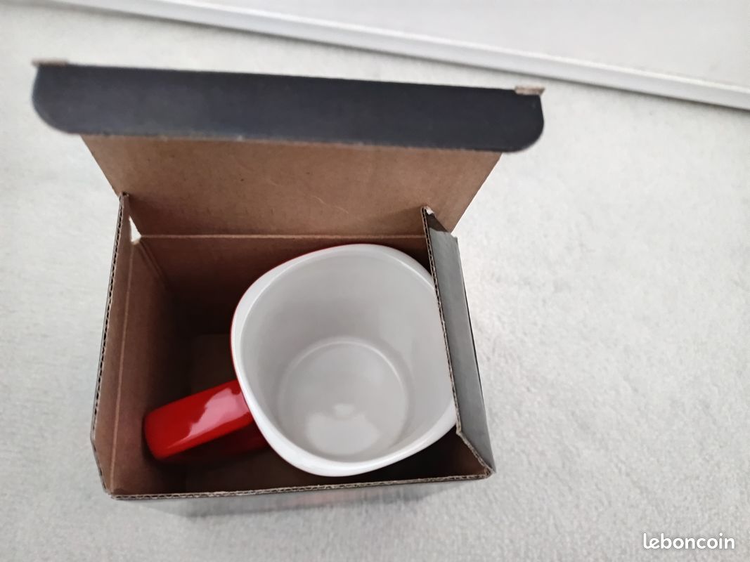 Élégant Mug Rouge Chic Stylé Nescafé (image 5)