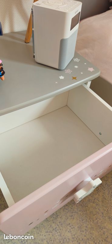 Chambre fille lit + table de chevet + armoire (image 6)