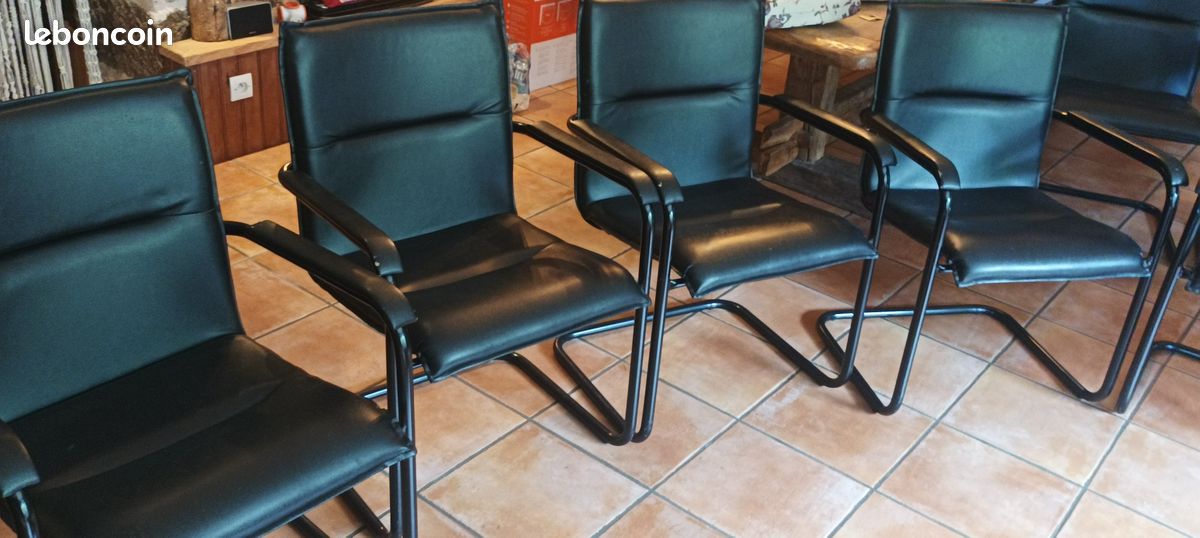 Lot de 4 fauteuils de table style cantilever noir et métal (image 1)