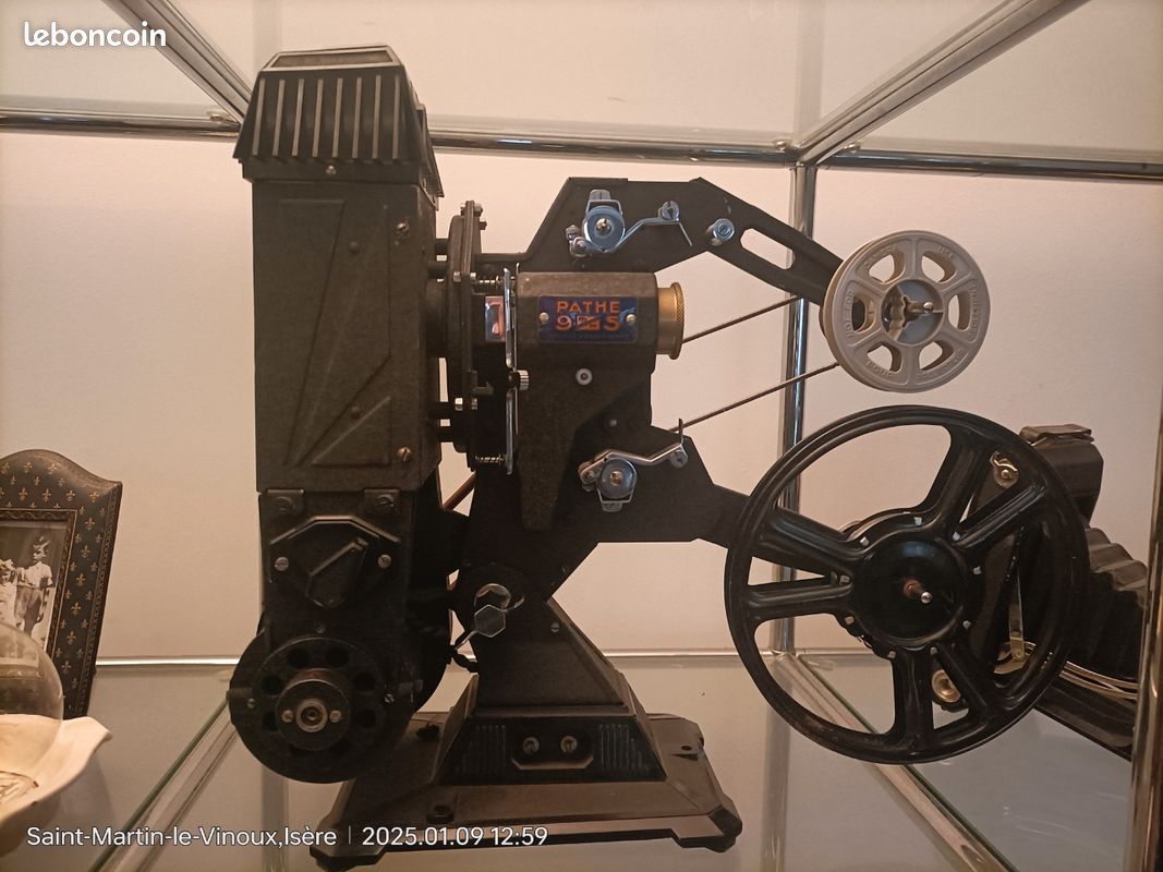Projecteur Pathé 9.5 Mm – Modèle Bauer T600 – Pour Pièces Ou Collection (Non Testé, Vendu En L'État)