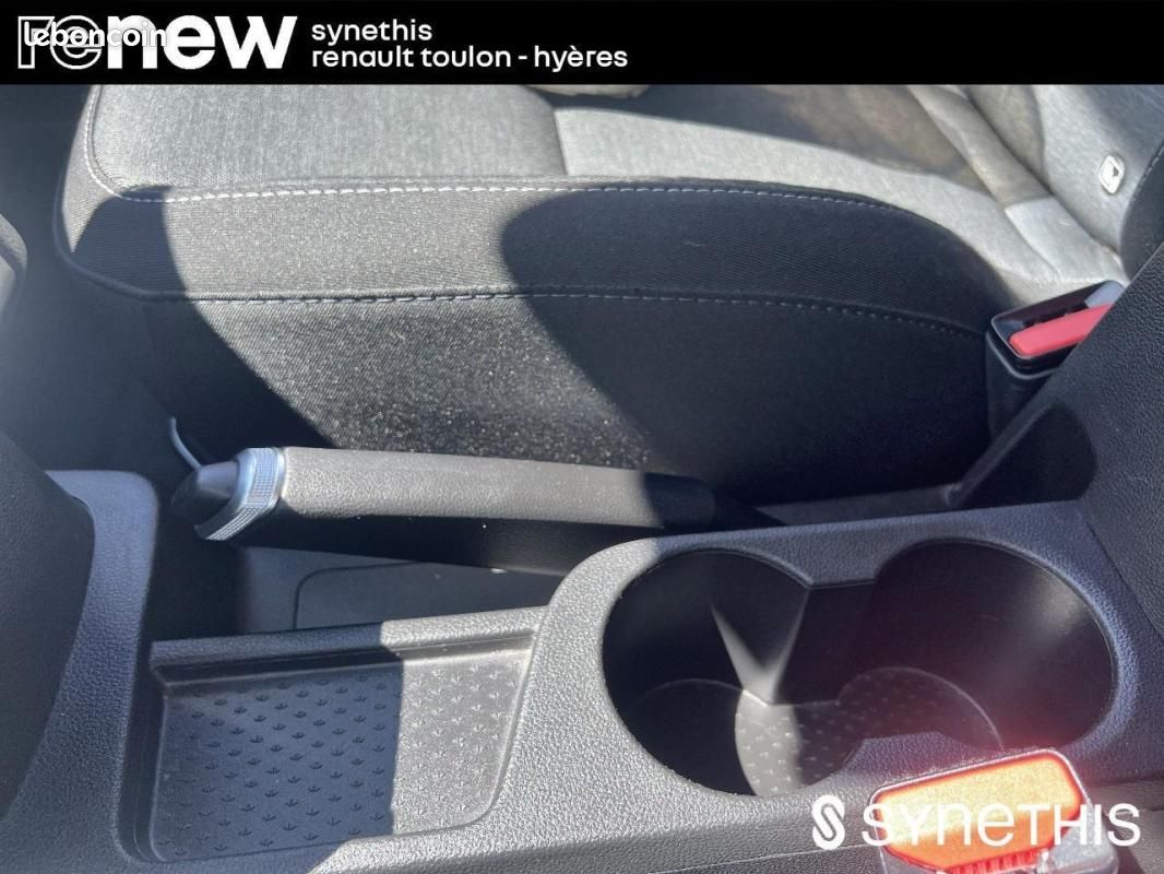 Renault Captur E-Tech 145 - 21 Business (image 25)