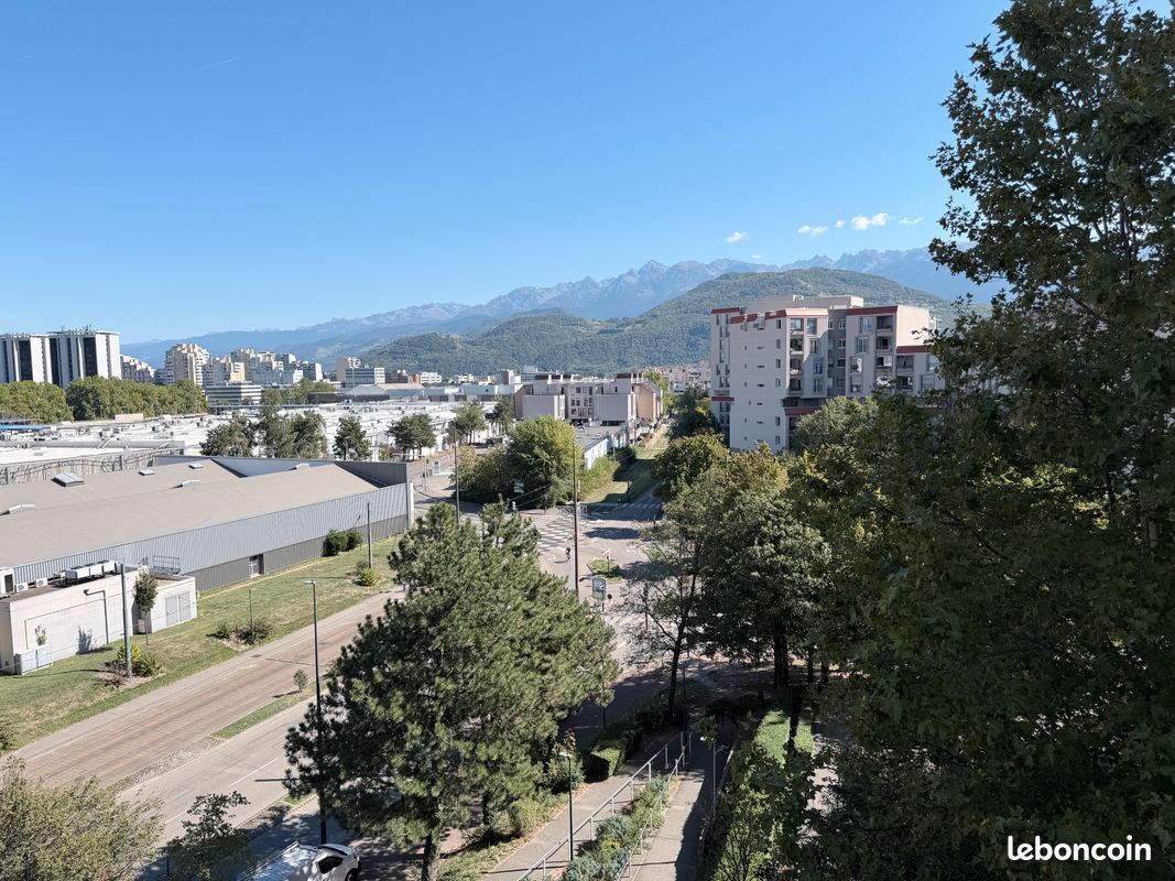 Appartement 3 pièces 85 m² · à Échirolles · 85 m² · 750 €/mois
